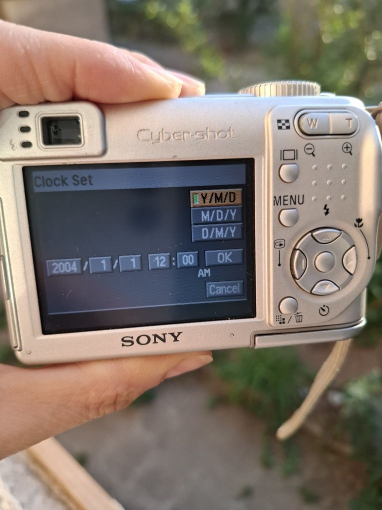 Компактен дигитален фотоапарат SONY Cybershot W1