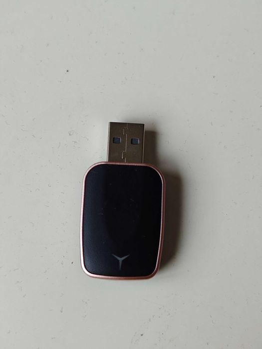 Продавам донгъл за безжичен CarPlay/AndroidAuto