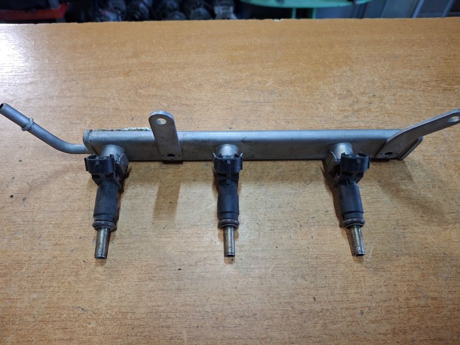 Rampă injectoare Smart ForFour w453 1.0 Benzina