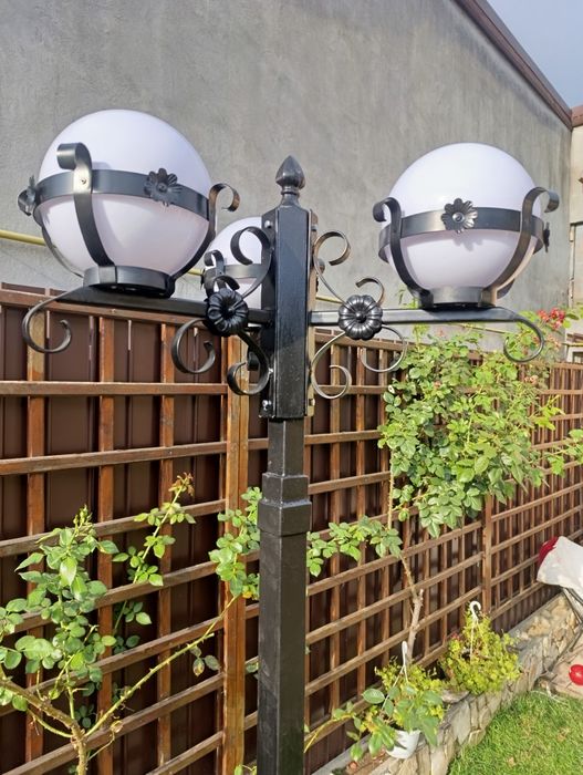 Stâlpi iluminat de gradina