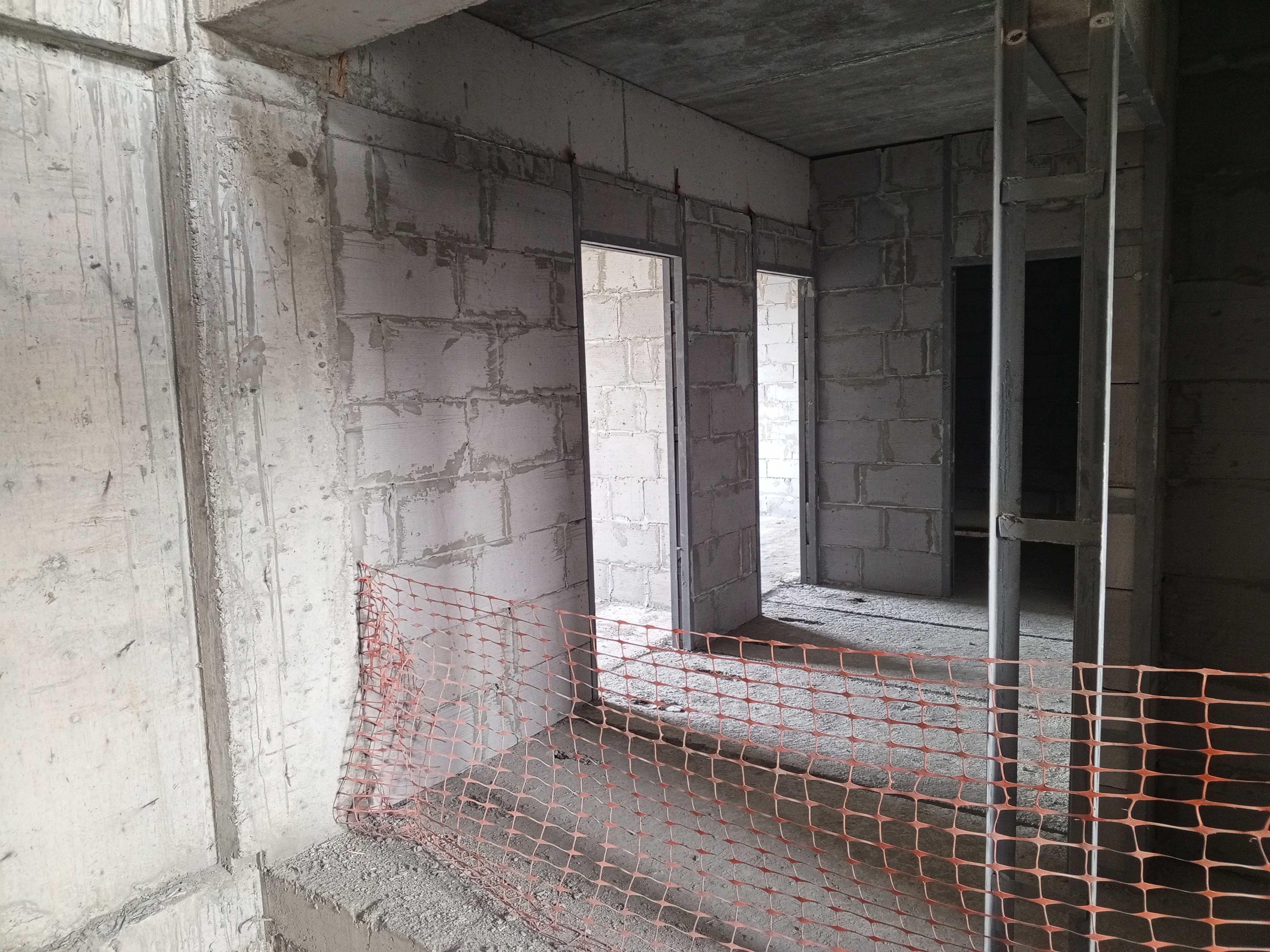 Qo'yliq massiv 5 Kvartira 43 m2 Karobka, naxtga sotiladi