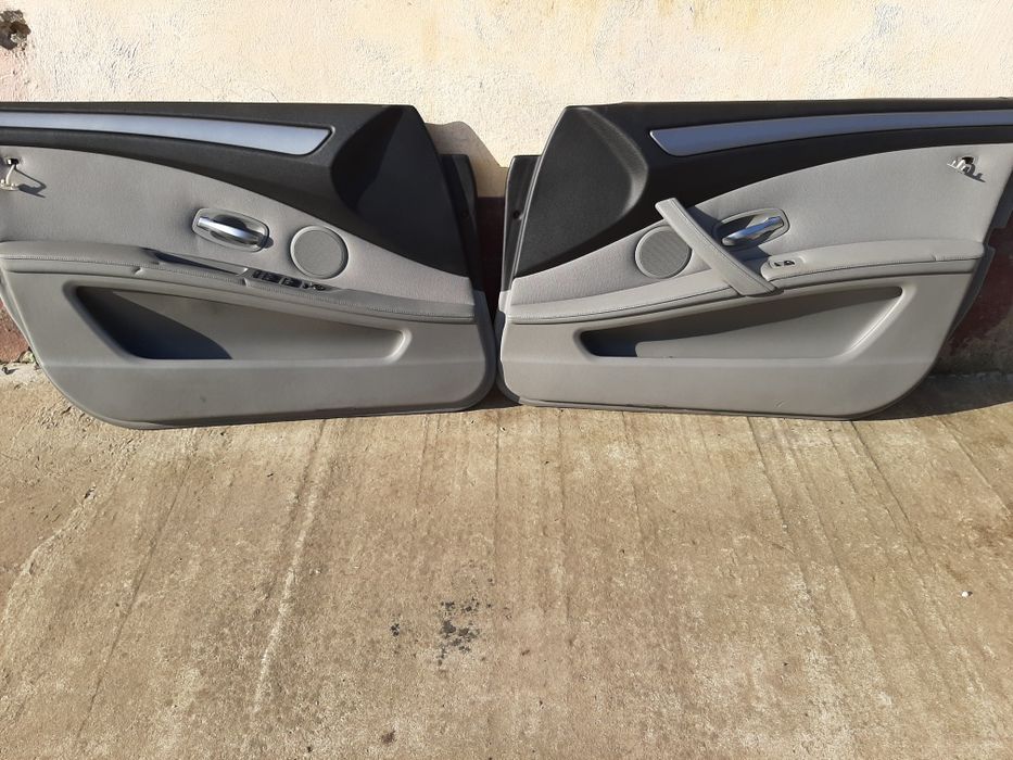 Vând 2 cauciucuri  M+S 255/45/19