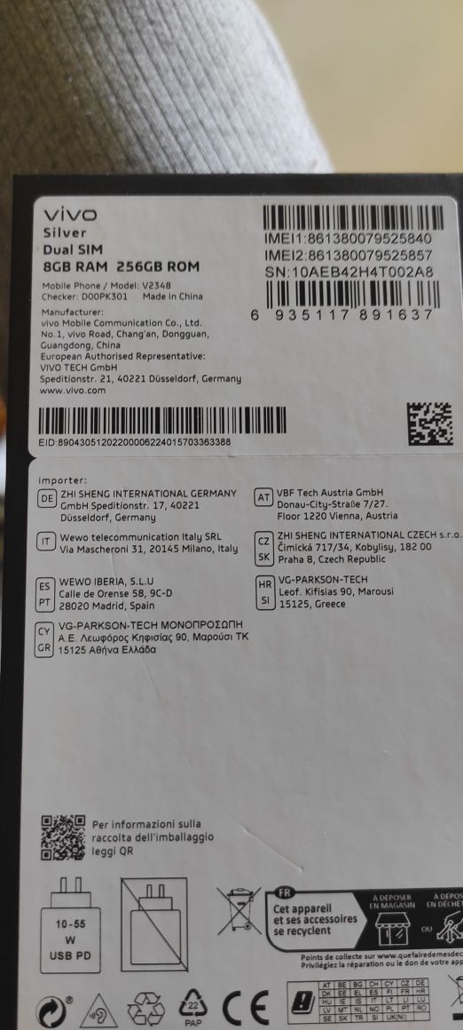 Vind telefon Vivo V40 nou nefolosit super preț negociabil sau schimb c