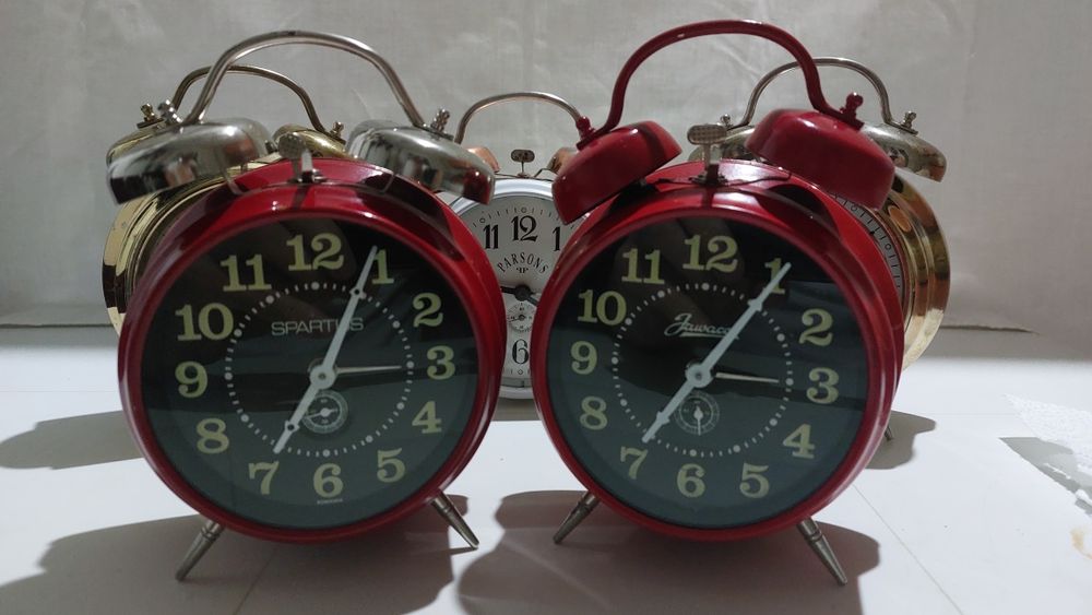 ceas de masă Aradora