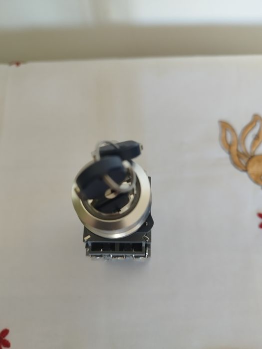 Buton ON/OF/ON cu cheie