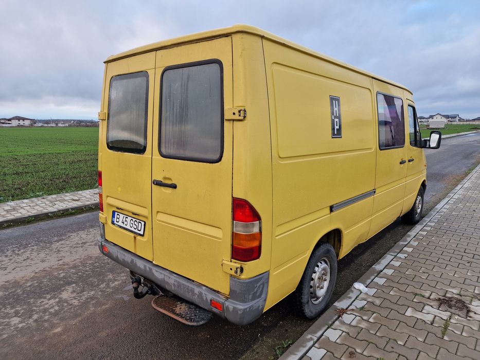 Mercedes Sprinter 316 Mixt Utilitara cu 6 locuri 2.7 - 156 CP