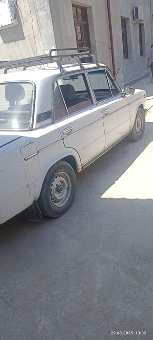 Vaz 2106 sotiladi yili 1986 xolati yaxshi yurip turgan moshina