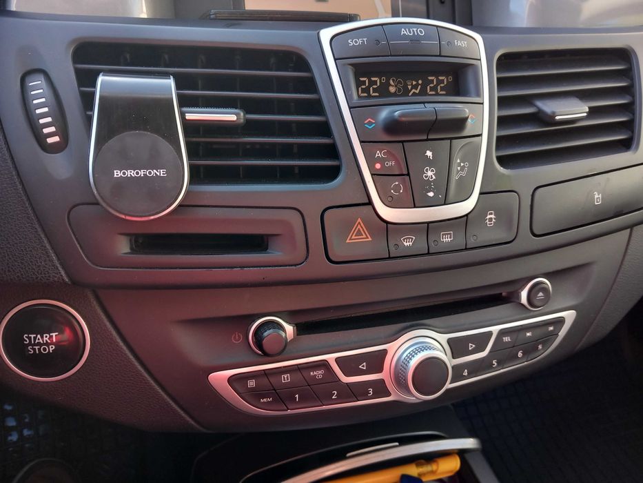 Vand renault laguna an fab. 2012, 2.0cdi 150cv, 250000 km. 4800 Euro.