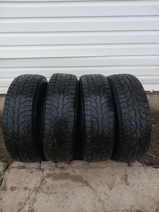 Шины зимние, шипованные, б/у