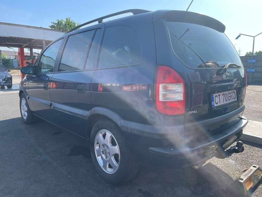 Proprietar vand opel zafira