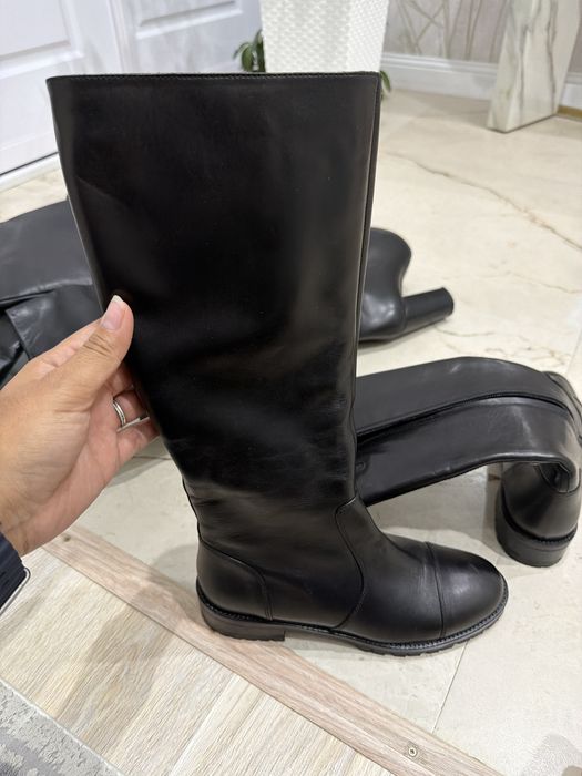 Продаю сапоги новые 38 размер Sandra