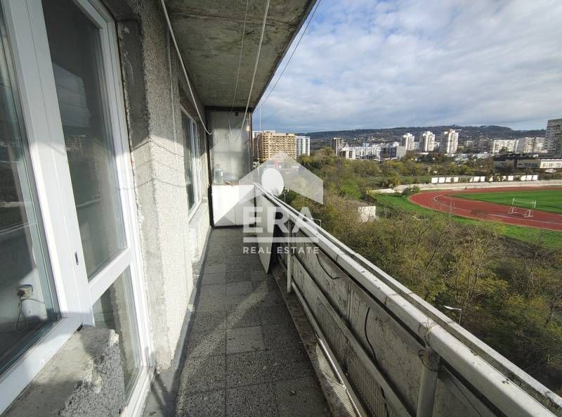 Ексклузивна източна гарсониера за продажба, в жк Младост, Варна, срещу