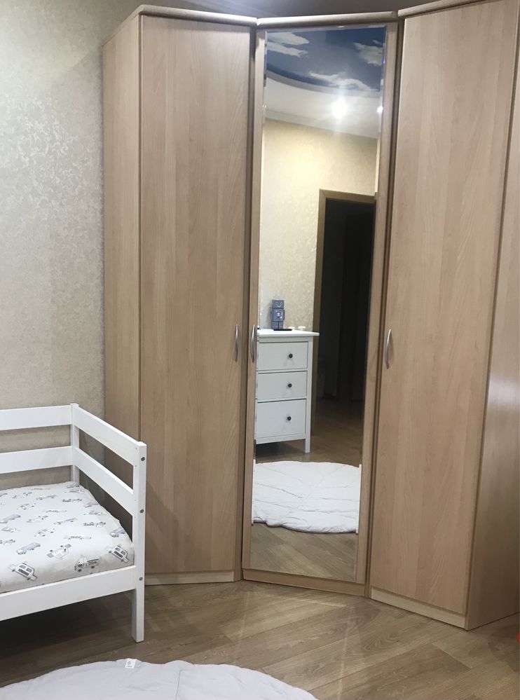 Угловой шкаф и письменный стол «Шатура»