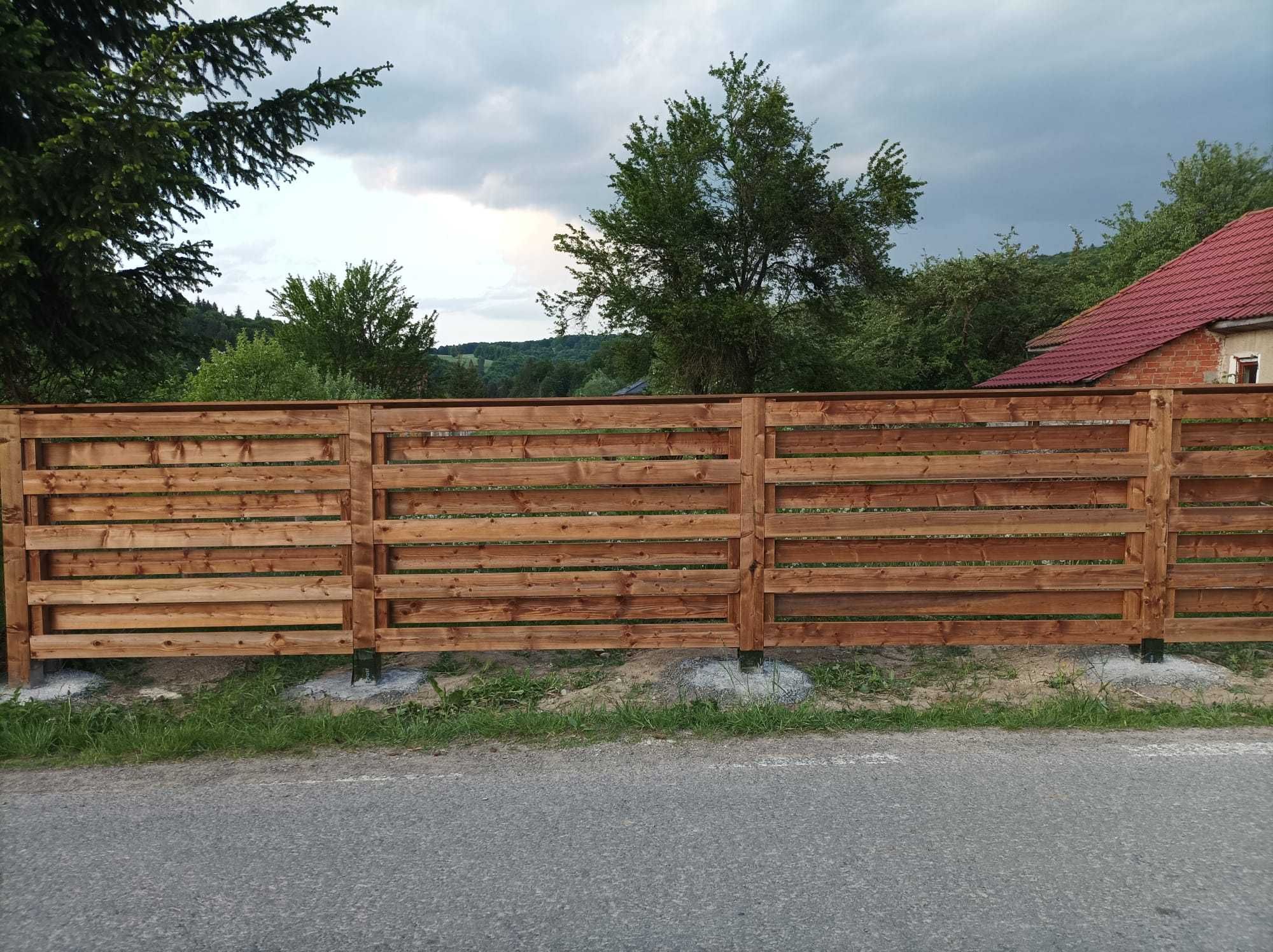 Gard special din lemn impregnat