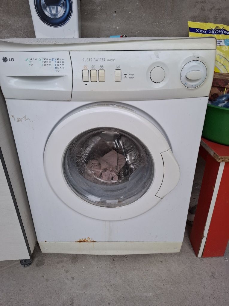 Продам стиральную машину марки  LG