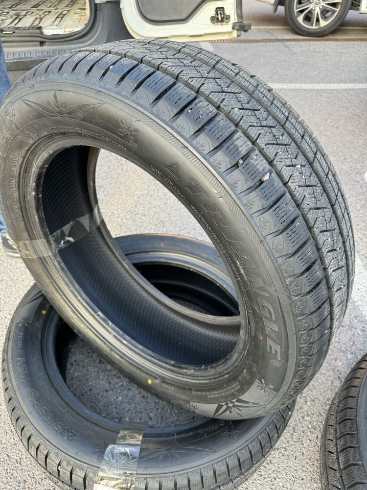 Зимние шины Triangle 235/55 R19