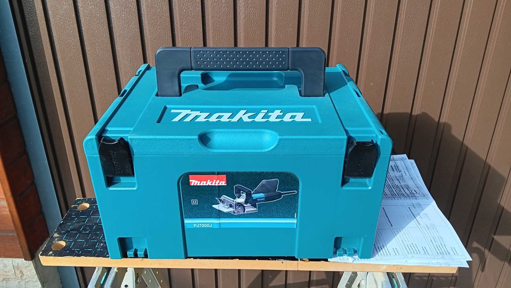 MAKITA PJ7000J Masina de frezat nuturi 700 W, Absolut NOU