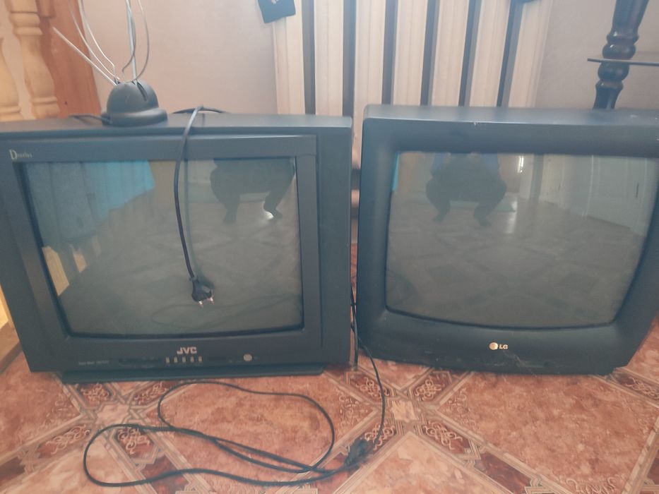 Продам телевизор 2 шт