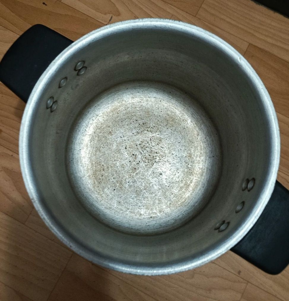 Кастрюля алюминиевая