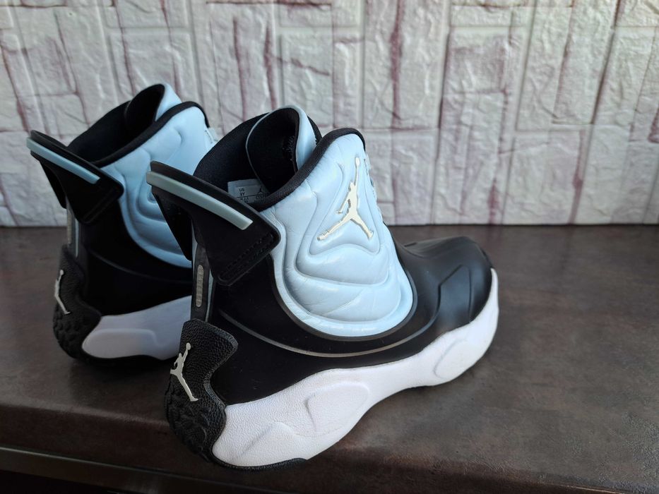 детски ботуши,зимни обувки,боти,апрески,NikeJordan номер35 за момче