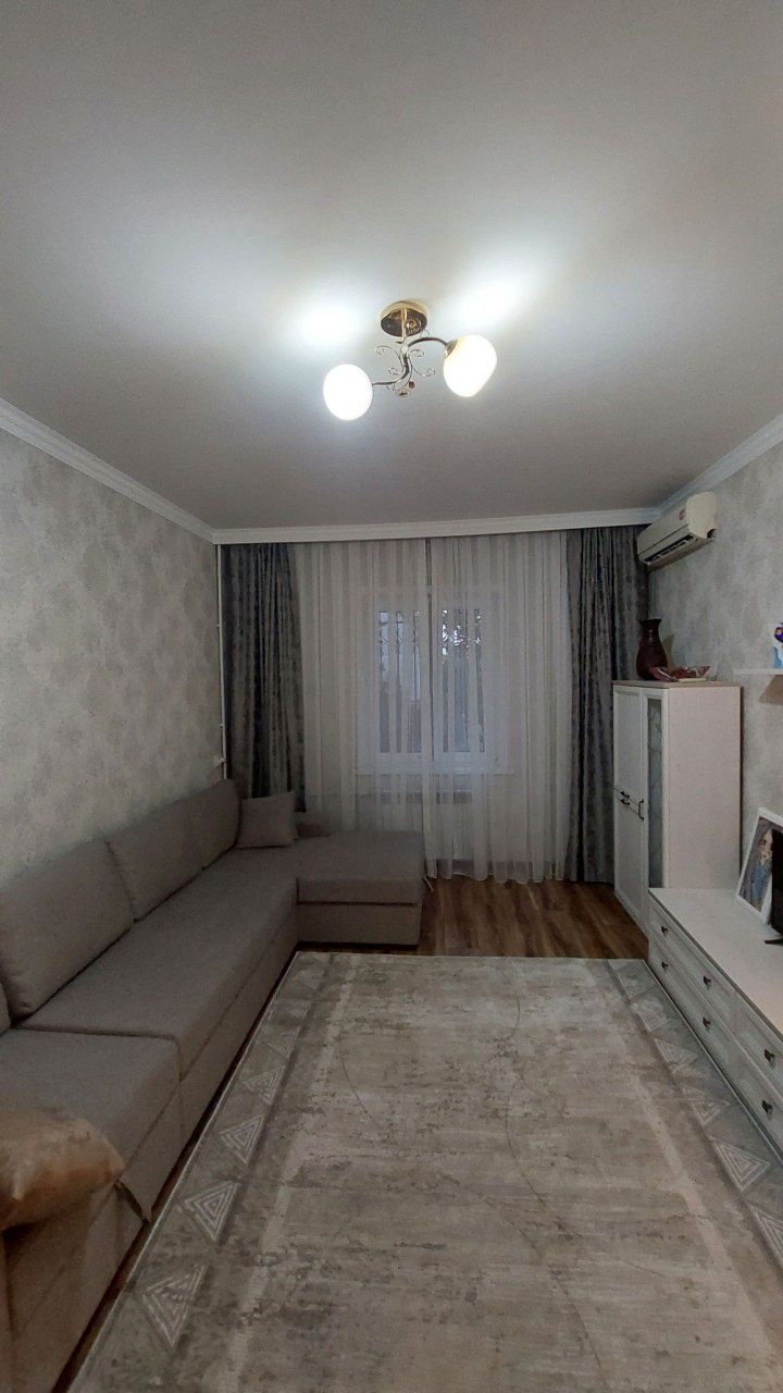 Продаю 3-х комнатную квартиру Сергели 8, метро 4 бекат
