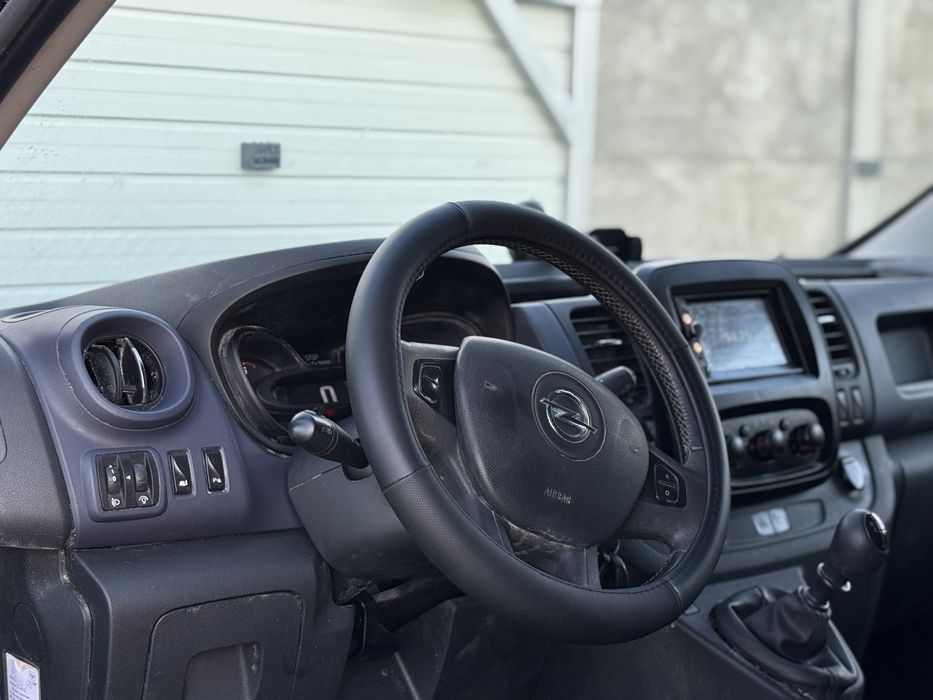 Opel Vivaro 2015 - 1.6 CDTI - 120 CP - A/C - Jante / Praguri