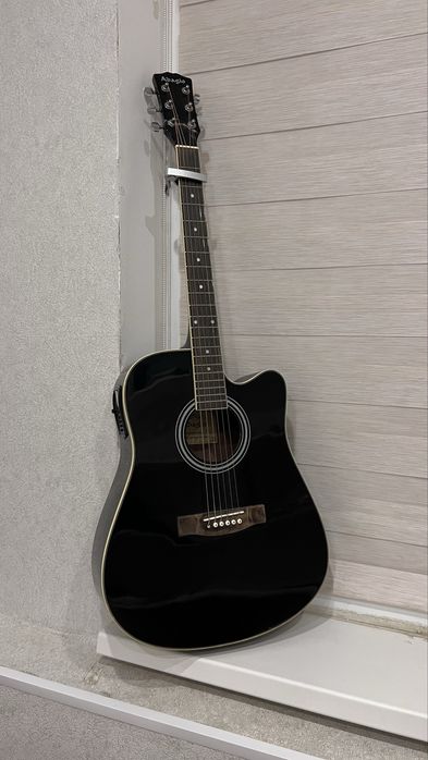 Гитара акускическая с электроникой