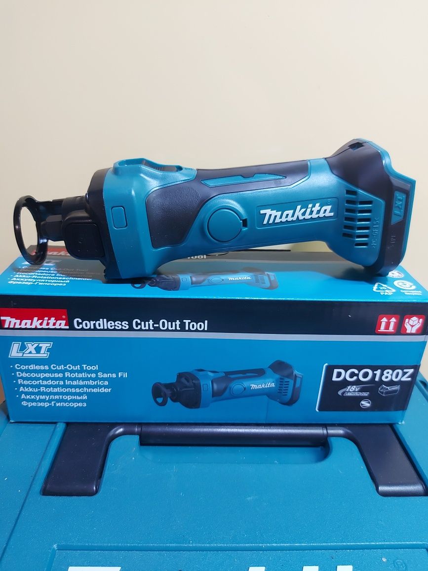 ПРОМОЦИЯ.Акумулаторна фреза за гипсокартон Makita DCO180z