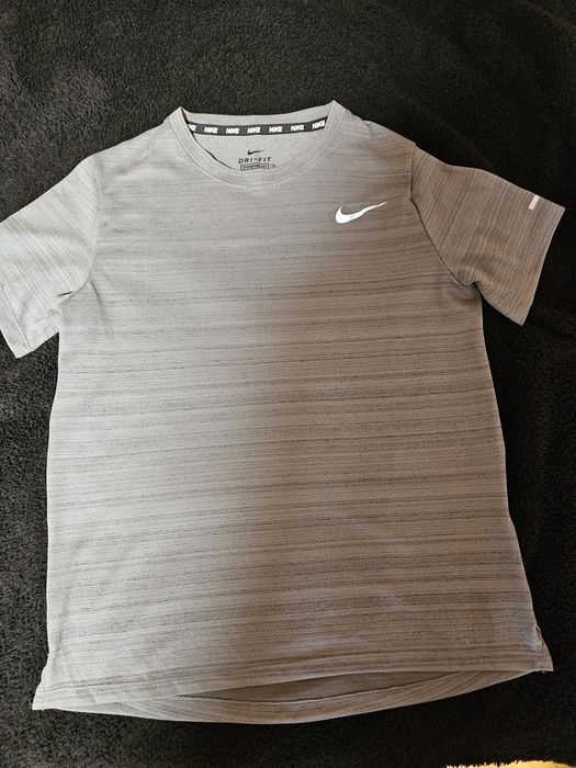 Тениска NIKE 137-147