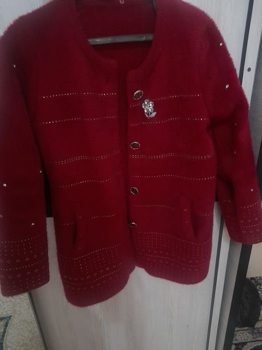 Ayollar jemperi razmer 46