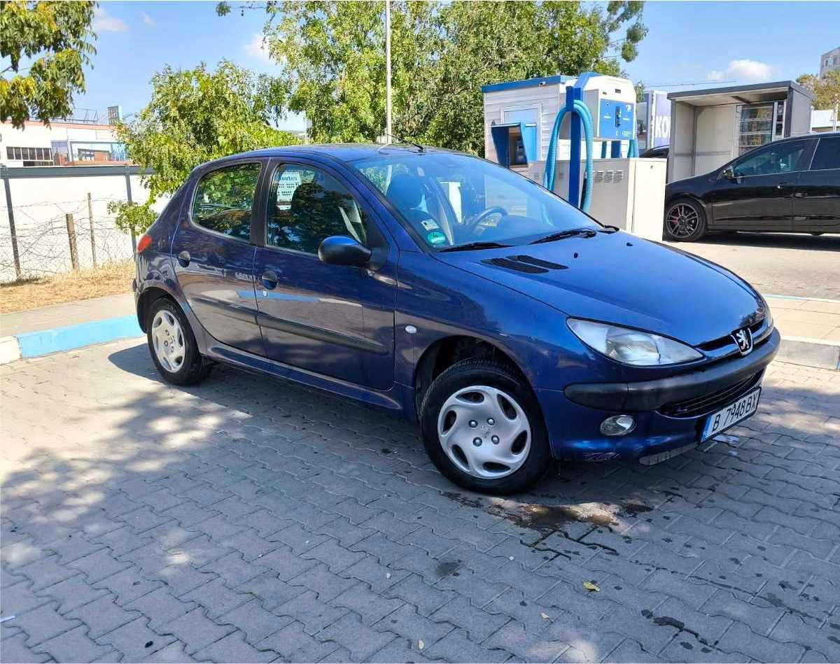 Peugeot 206 1. 4 бензин (75 к. с. ), 2000 г.