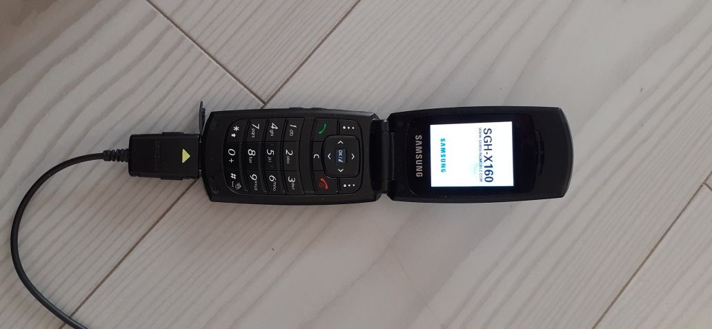 телефон Samsung SGH-X160