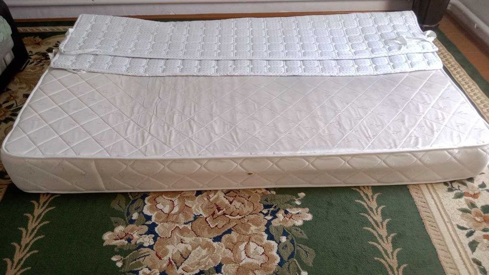 Кровать  спальная разборная импортная