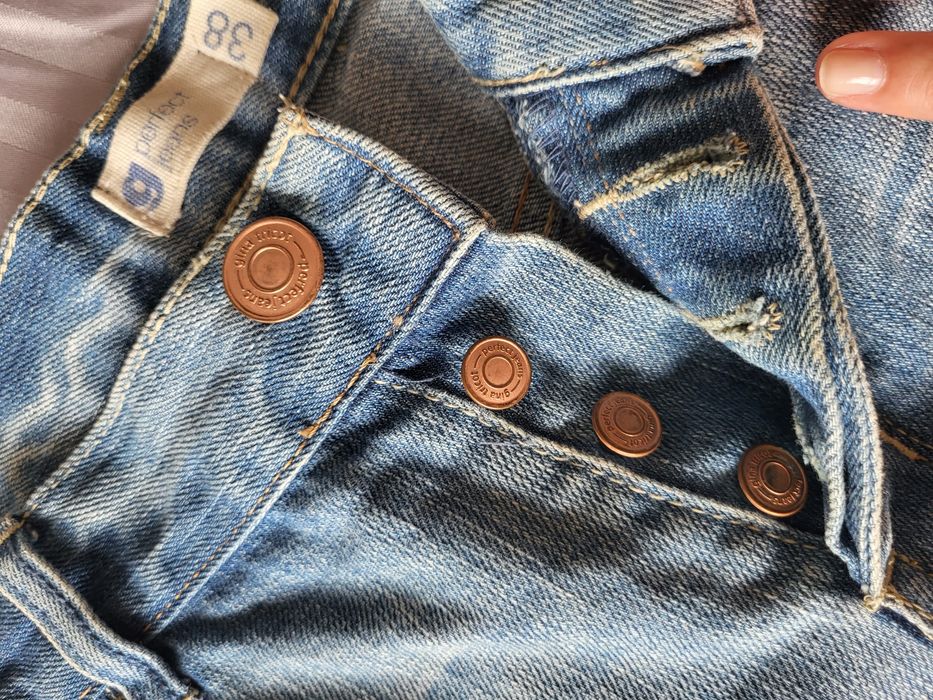 Pantaloni scurti blug dama marimea 42