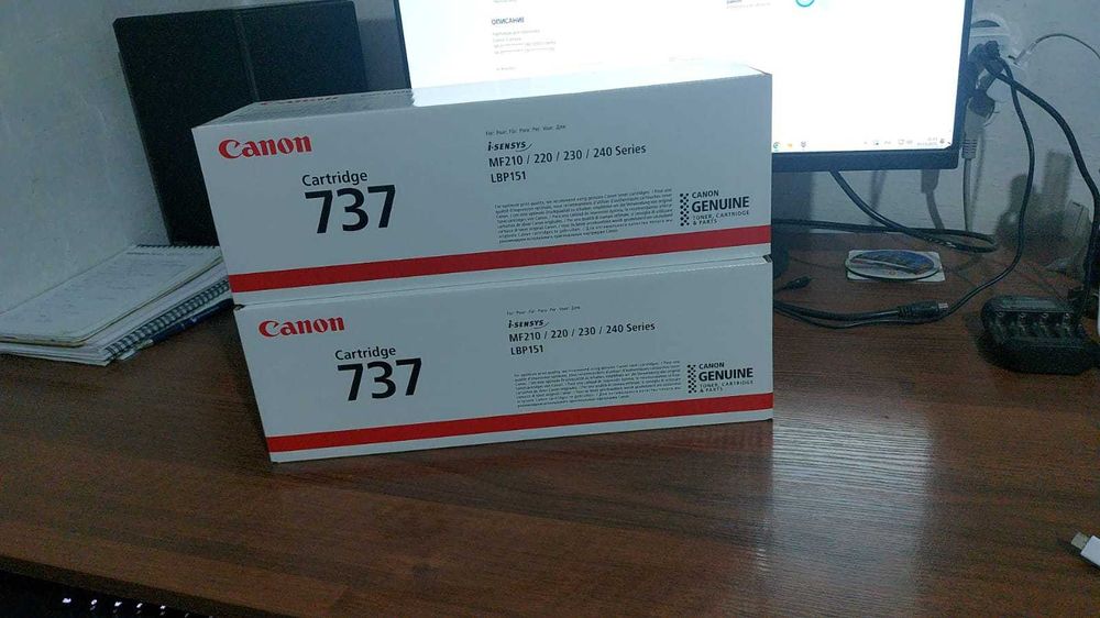 Картридж Canon 737 черный ORIGINAL