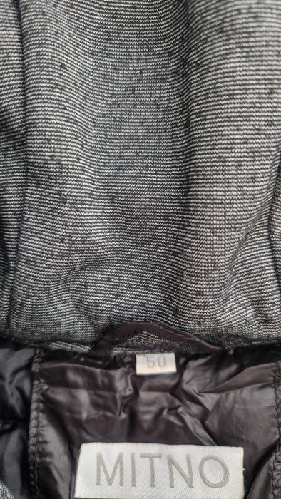 Продавам дамско зимно яке.