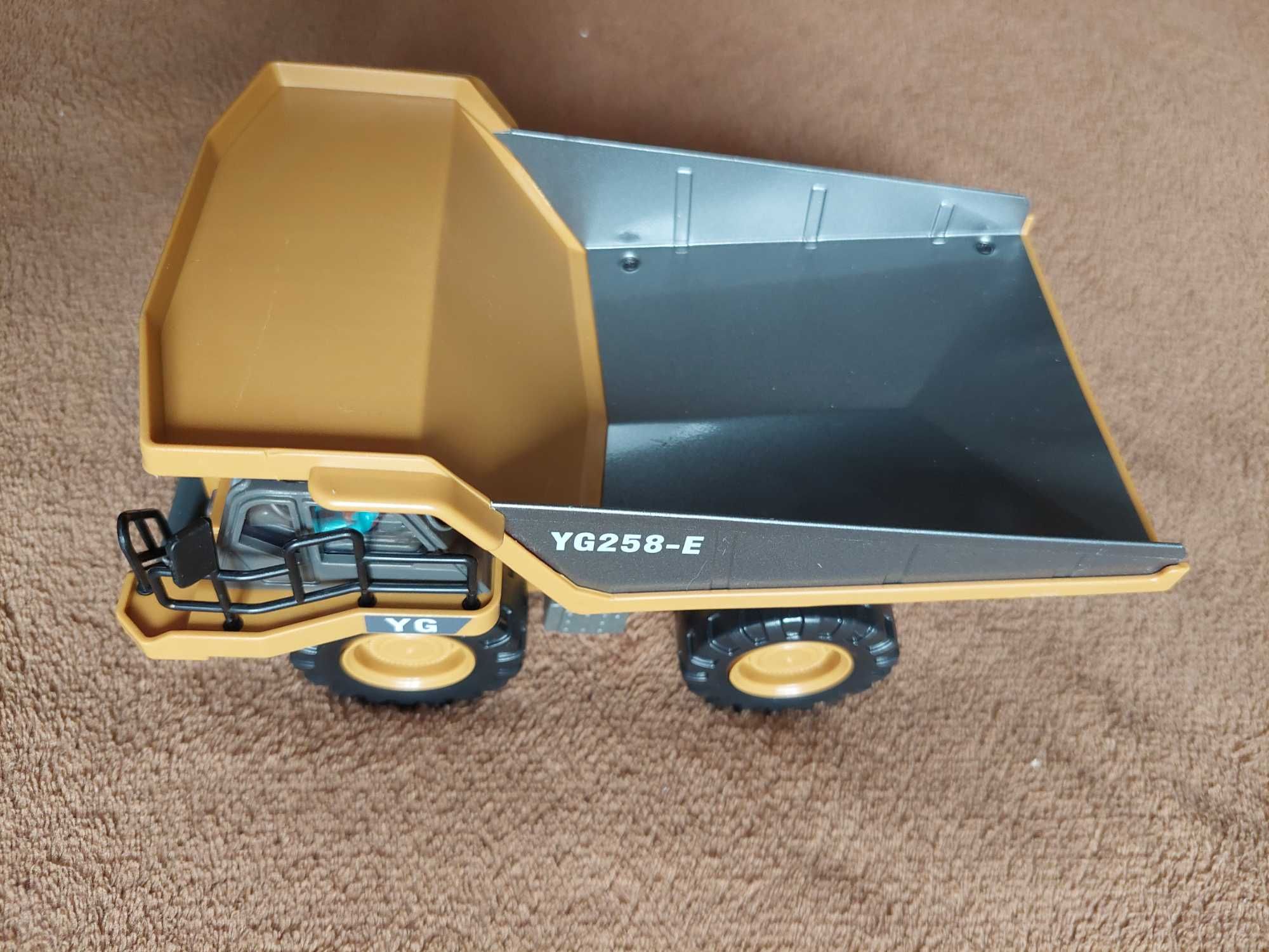 RC самосвал с дистанционно