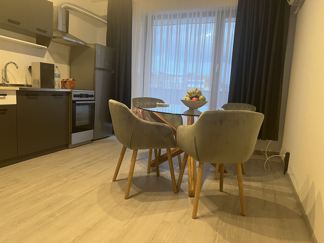 Дава се под наем Тристаен апартамент в Враца, Дъбника - 76 кв.м за 10.2 € - Снимка #2