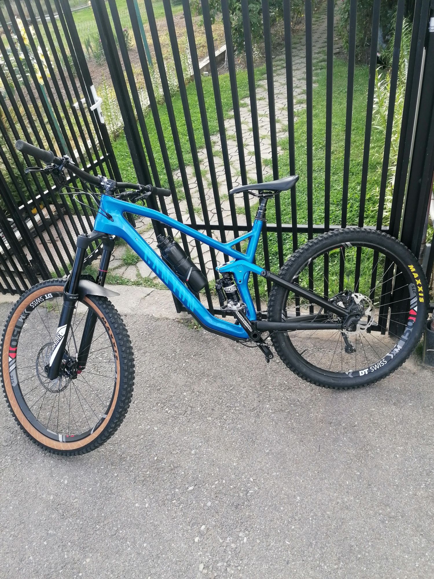 Canyon strive mtb carbon full suspension