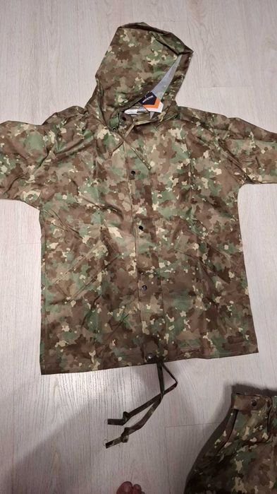 Costum intemperii combat
