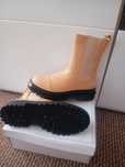 Botine noi  crem