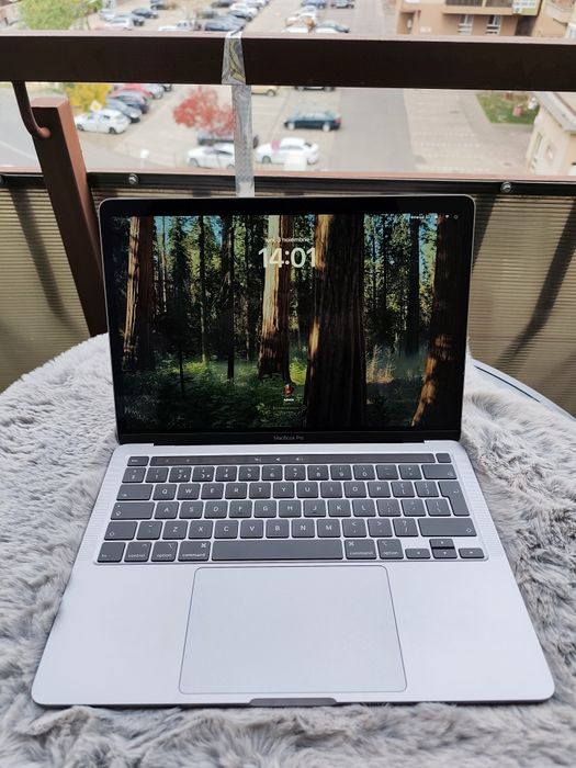 Apple MacBook 13" Pro 2020 4 Thunderbolts TouchBar i5 16gb ram, 512gb