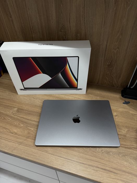 MacBook Pro 16 M1 Pro / 16GB / 512GB /