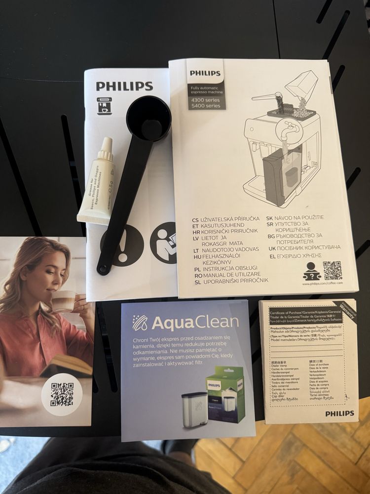 Продавам кафе автомат Филипс/PHILIPS 5400 LatteGo дванадесет напитки