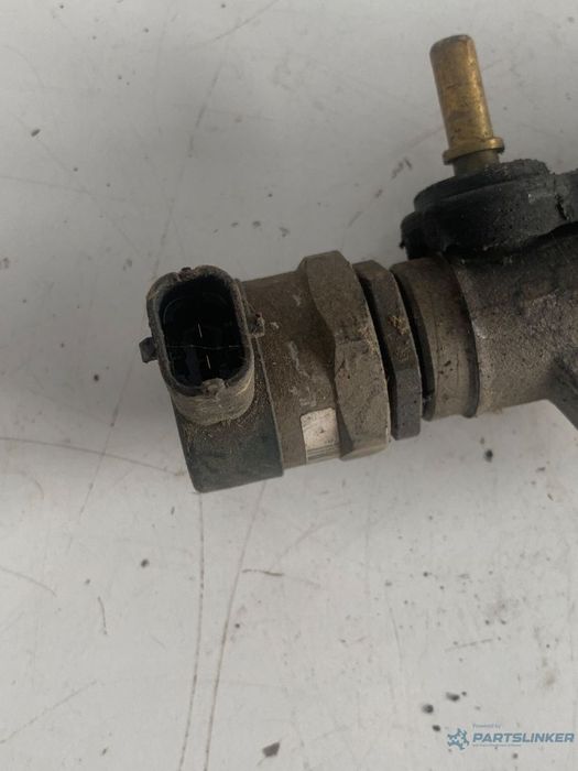 Rampa injectoare cu senzori RENAULT TRAFIC II 2004 - 2008 2.0dci   0445214153 / 005560L5 / 8200661279-A / H8200426550