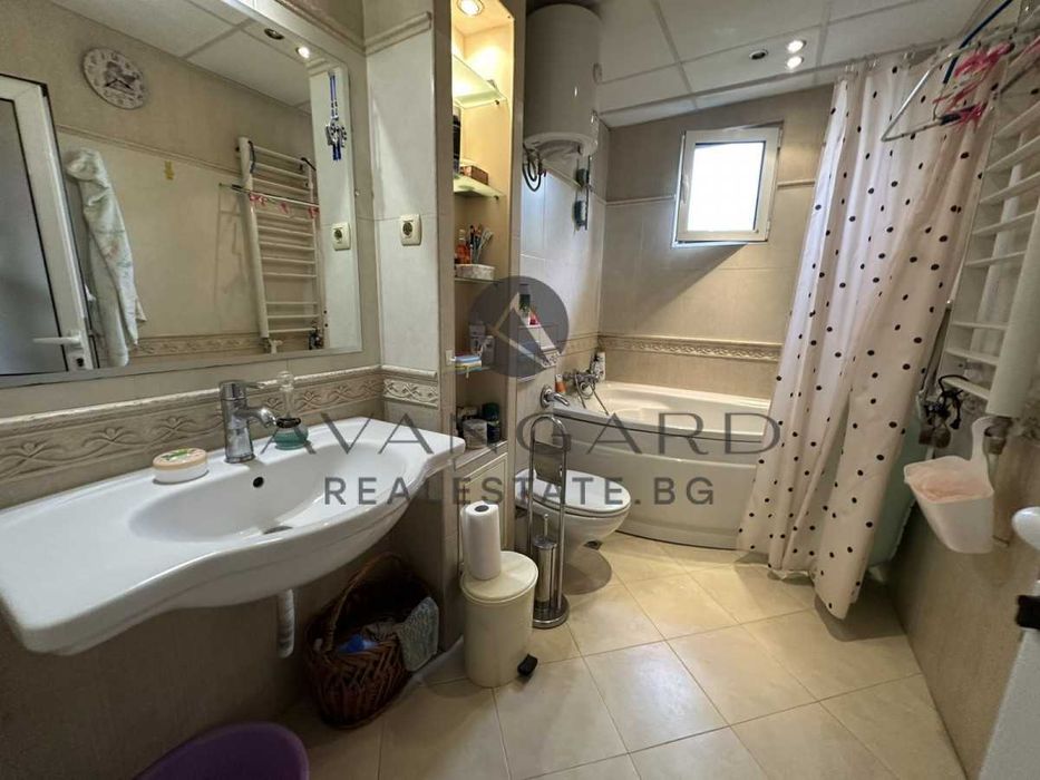 Продава се Тристаен апартамент в Пловдив, Кършияка - 82 кв.м за 1799 €/кв.м - Снимка #6