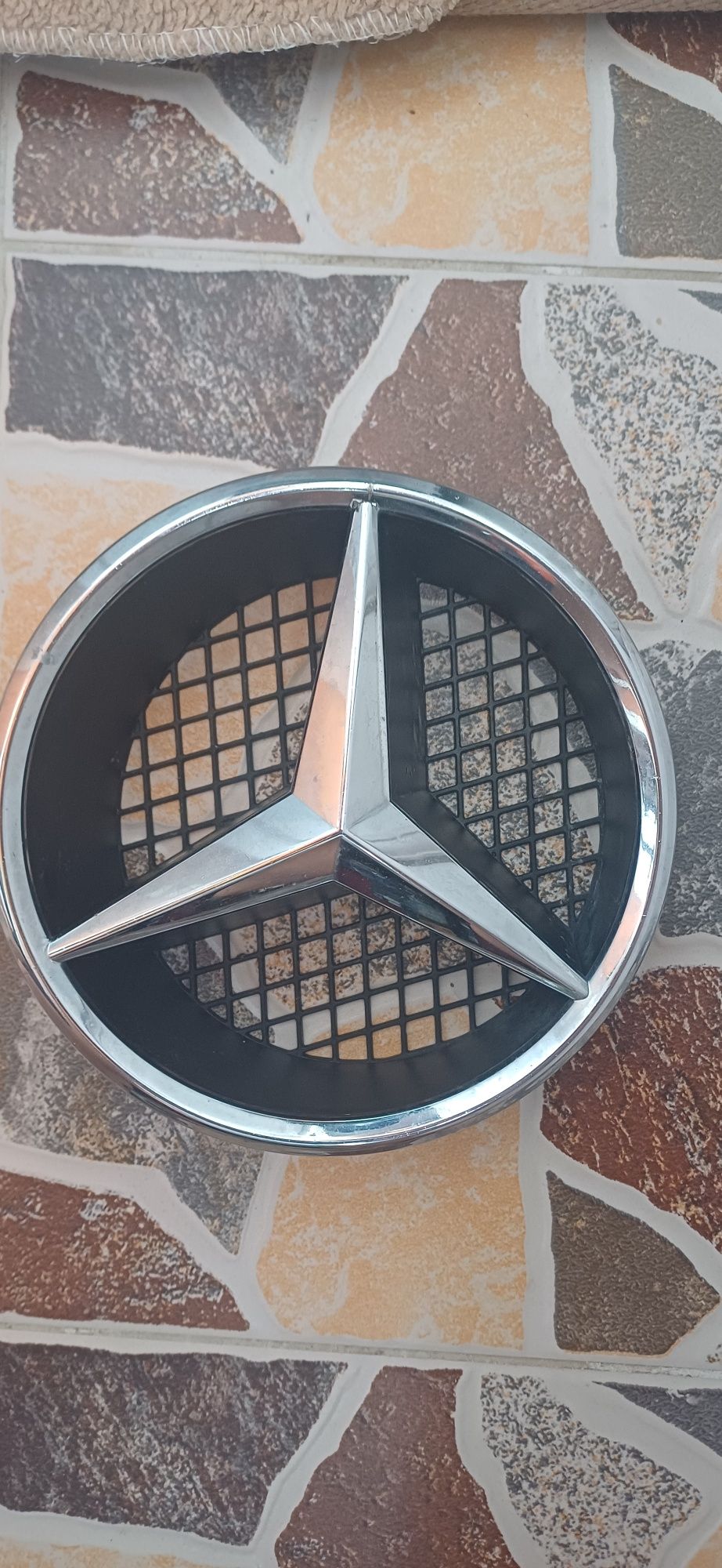 Emblema Mercedes sigla grila radiator bara