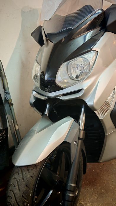 Yamaha x-max 250