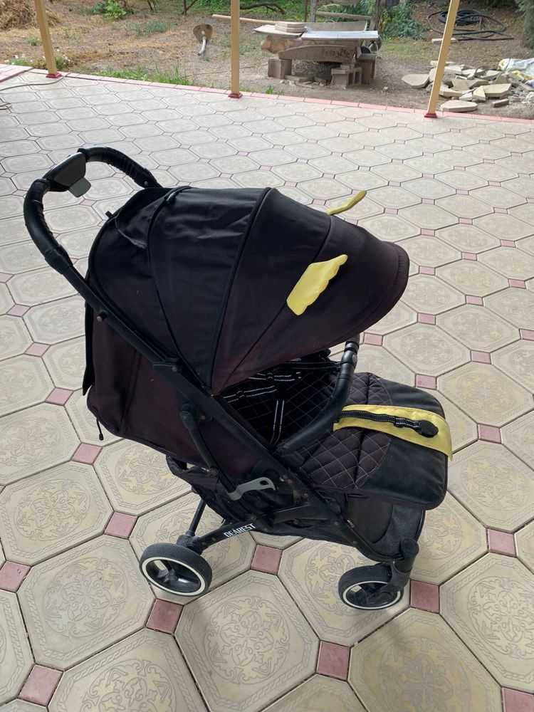 Прогулочная коляска