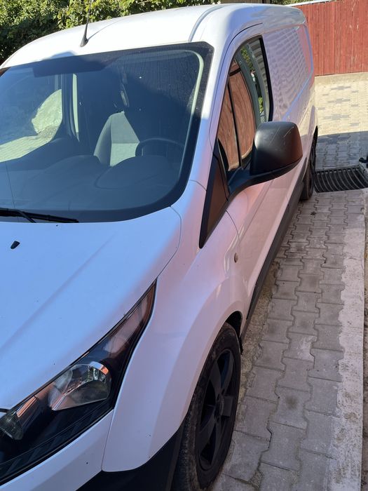 Proprietar de 5 ani vand transit conect